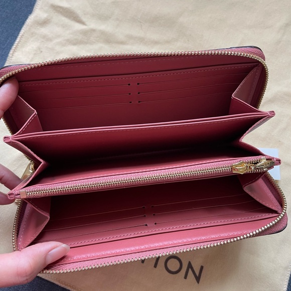 Limited edition Louis Vuitton long wallet - Picture 3 of 6